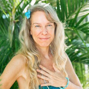 Julie Claire 300x300